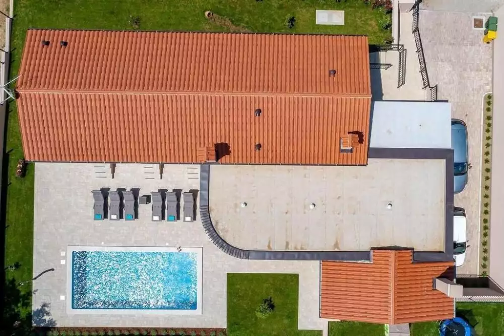 Villa 205m² in Croatia, Labin. Priced at 600000€ rent photo-1
