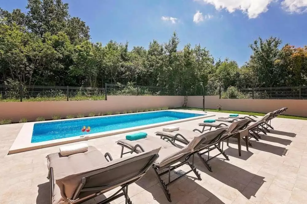 Villa 205m² in Croatia, Labin. Priced at 600000€ rent photo-3