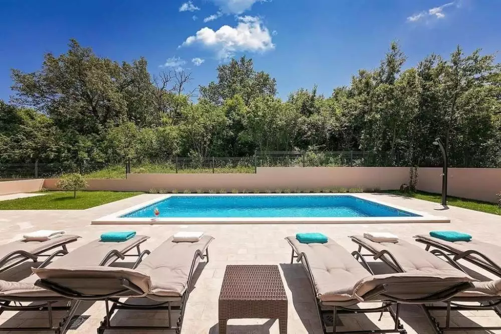 Villa 205m² in Croatia, Labin. Priced at 600000€ rent photo-6
