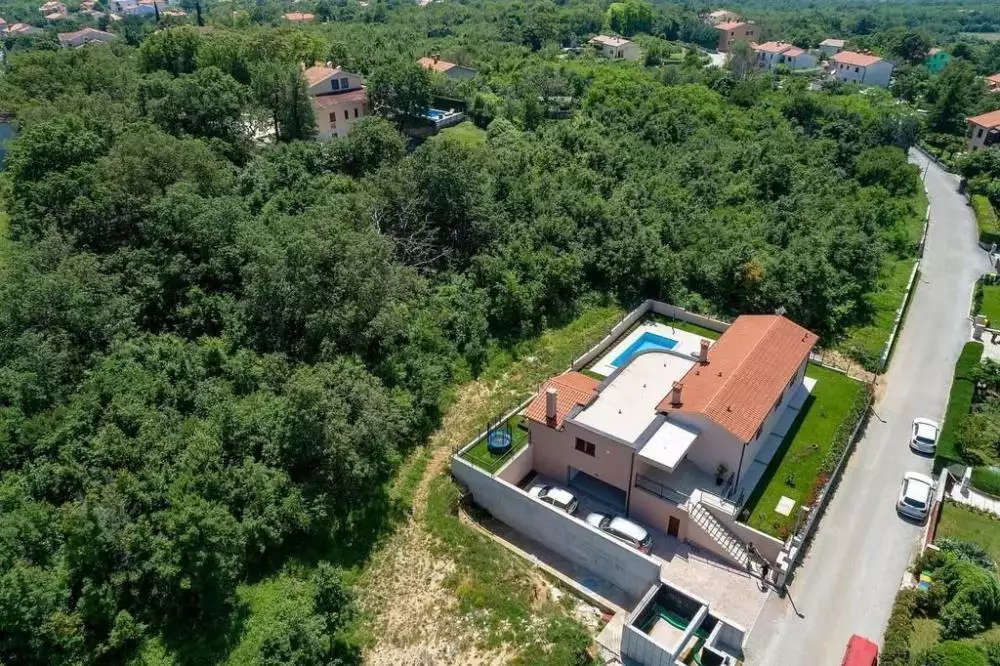 Villa 205m² in Croatia, Labin. Priced at 600000€ rent photo-7