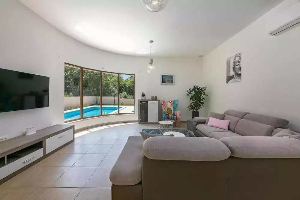 Villa 205m² in Croatia, Labin. Priced at 600000€ rent photo-9