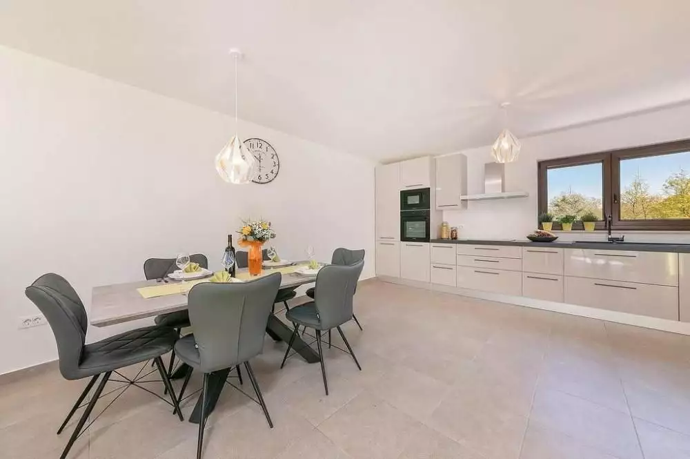 Villa 205m² in Croatia, Labin. Priced at 600000€ rent photo-13