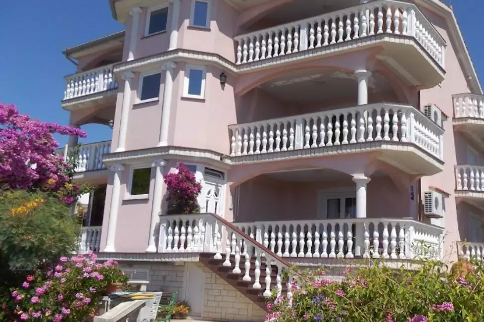 Hotels 570m² in Portugal, Tavira. Priced at 1150000€ rent photo-18