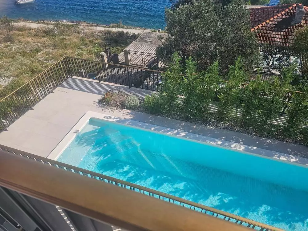 Villa 225m² in Croatia, Ciovo. Priced at 1550000€ rent photo-6