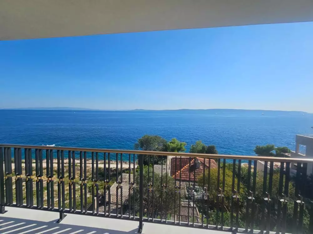Villa 225m² in Croatia, Ciovo. Priced at 1550000€ rent photo-8