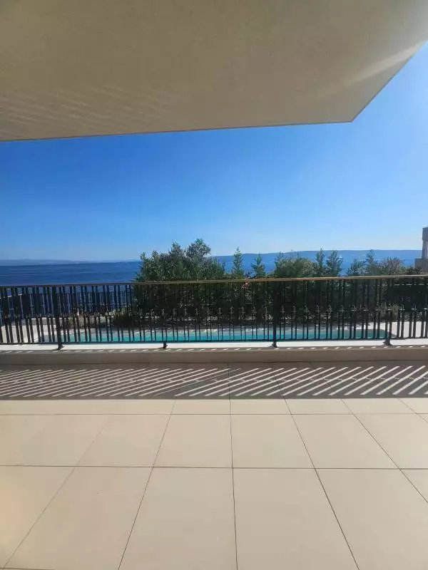 Villa 225m² in Croatia, Ciovo. Priced at 1550000€ rent photo-17
