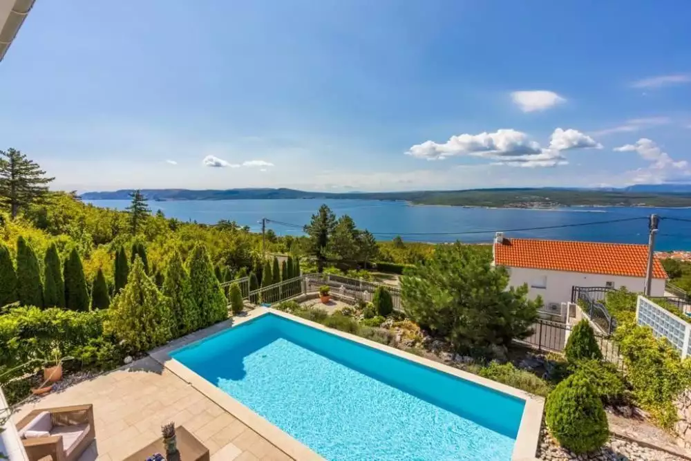 Villa 550m² in Croatia, Crikvenica. Priced at 1850000€ rent photo-2