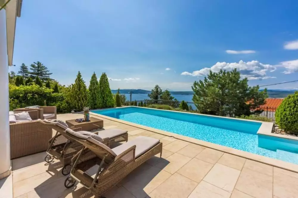 Villa 550m² in Croatia, Crikvenica. Priced at 1850000€ rent photo-3