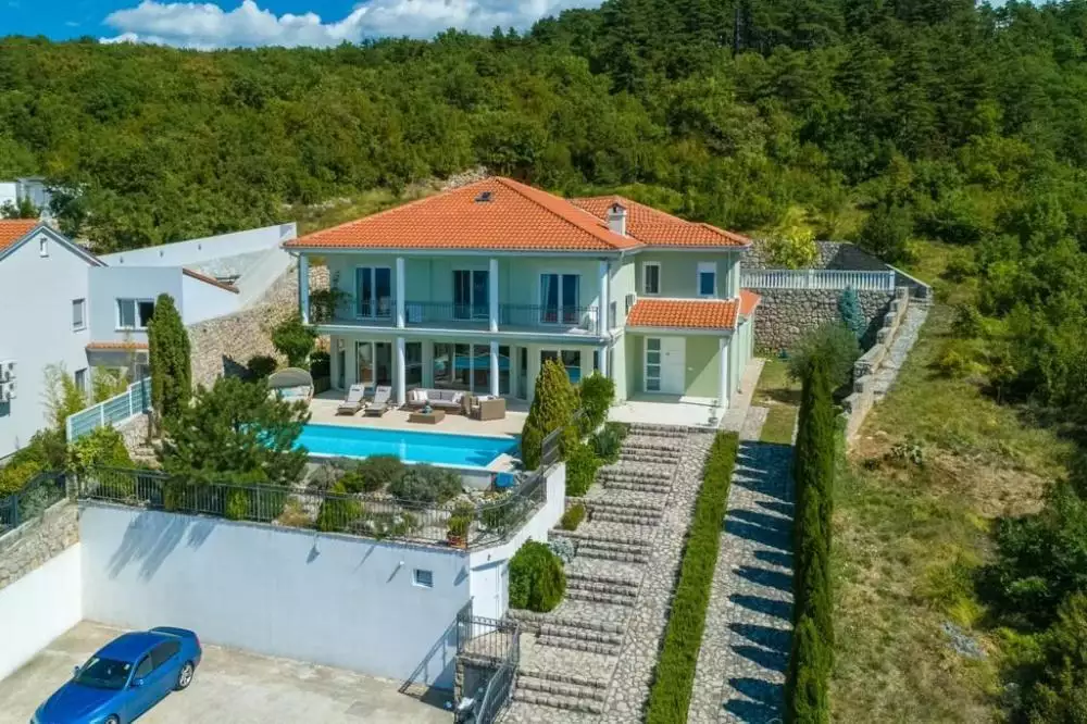 Villa 550m² in Croatia, Crikvenica. Priced at 1850000€ rent photo-6