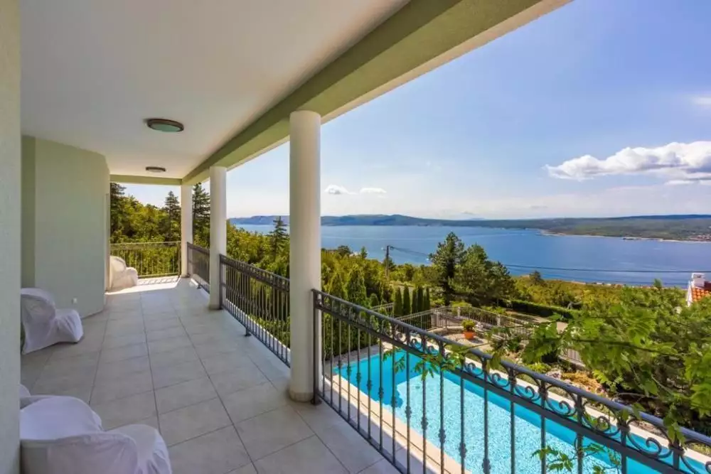 Villa 550m² in Croatia, Crikvenica. Priced at 1850000€ rent photo-9