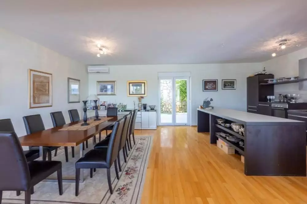 Villa 550m² in Croatia, Crikvenica. Priced at 1850000€ rent photo-12