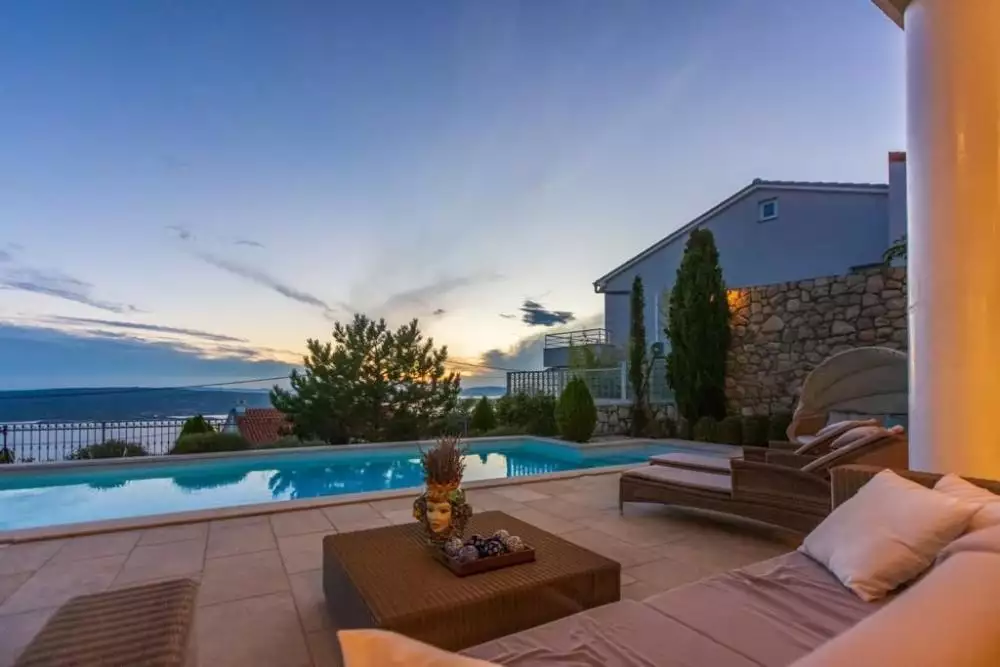 Villa 550m² in Croatia, Crikvenica. Priced at 1850000€ rent photo-16