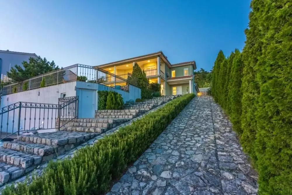 Villa 550m² in Croatia, Crikvenica. Priced at 1850000€ rent photo-18