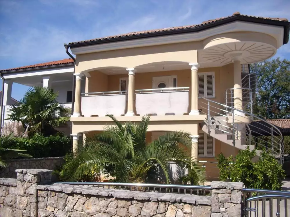 Hotels 160m² in Croatia, Malinska. Priced at 570000€ rent photo-1