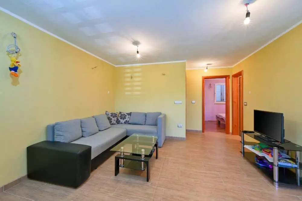 Hotels 160m² in Croatia, Malinska. Priced at 570000€ rent photo-7