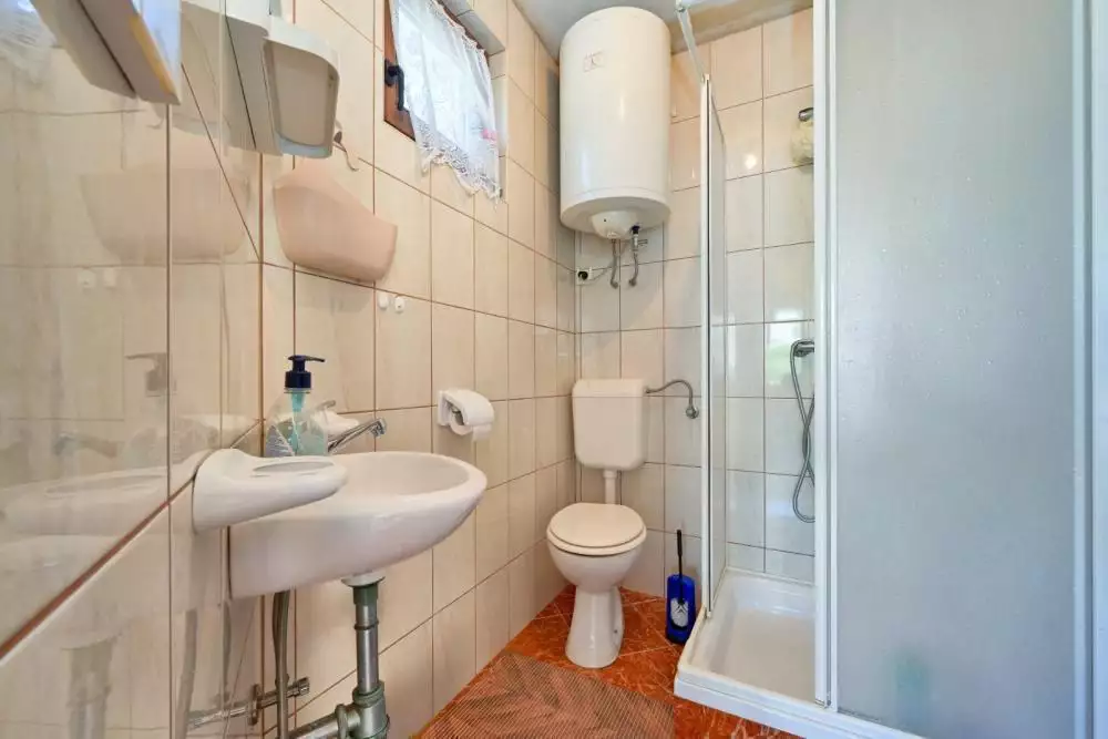 Hotels 160m² in Croatia, Malinska. Priced at 570000€ rent photo-17