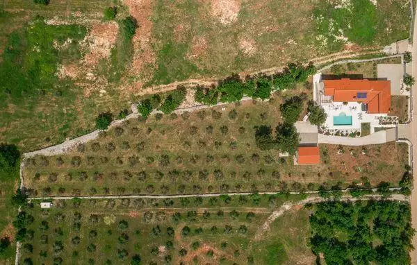 Villa 460m² in Croatia, Vodnjan. Priced at 2000000€ rent photo-2