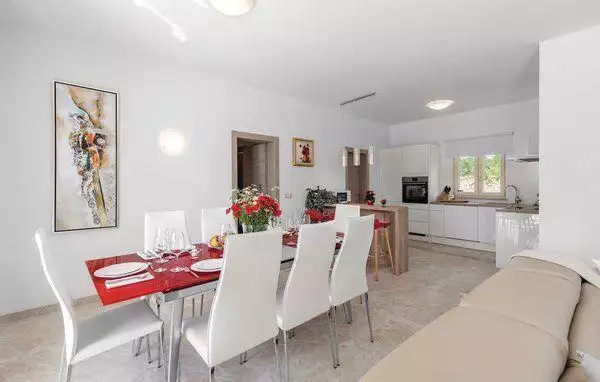 Villa 460m² in Croatia, Vodnjan. Priced at 2000000€ rent photo-7
