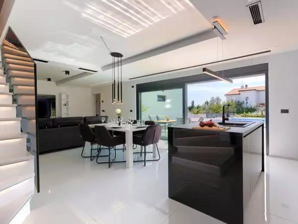 Villa 174m² in Croatia, Vodnjan. Priced at 750000€ rent photo-17