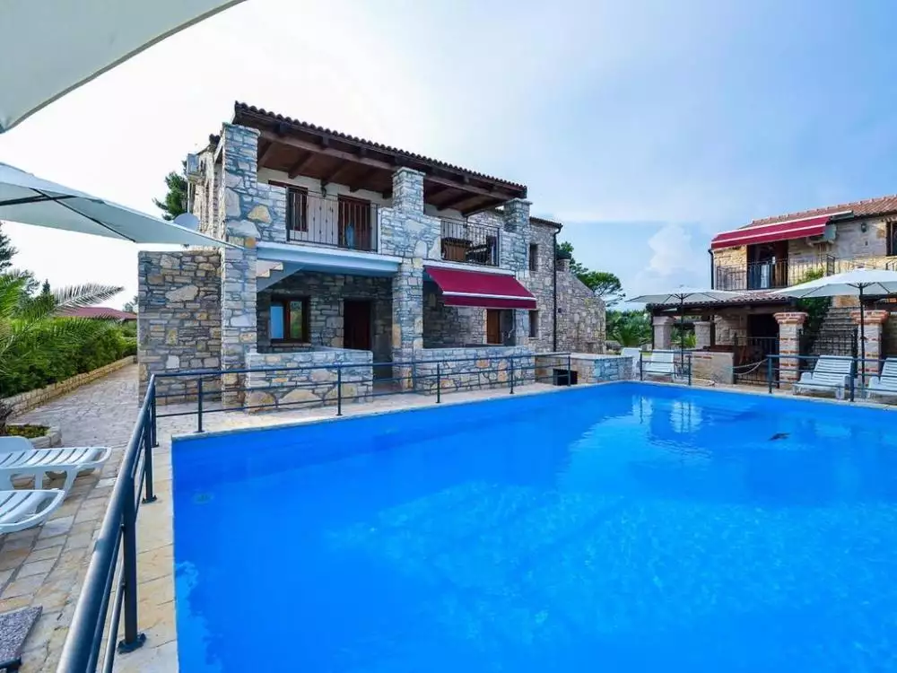 Hotels 500m² in Portugal, Tavira. Priced at 2300000€ rent photo-2
