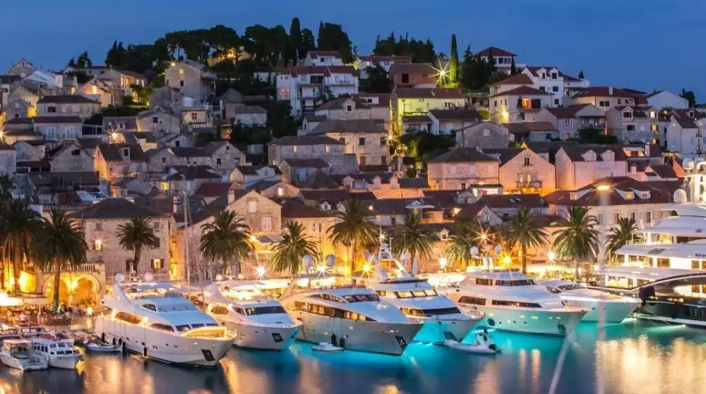 Hotels 462m² in Croatia, Starigrad. Priced at 1940000€ rent photo-7