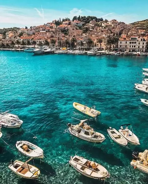 Hotels 462m² in Croatia, Starigrad. Priced at 1940000€ rent photo-19