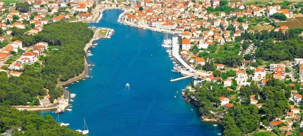 Hotels 462m² in Croatia, Starigrad. Priced at 1940000€ rent photo-20