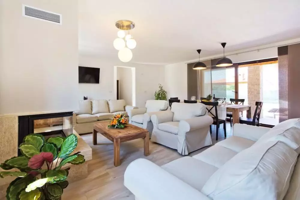 Villa 210m² in Croatia, Labin. Priced at 645000€ rent photo-6