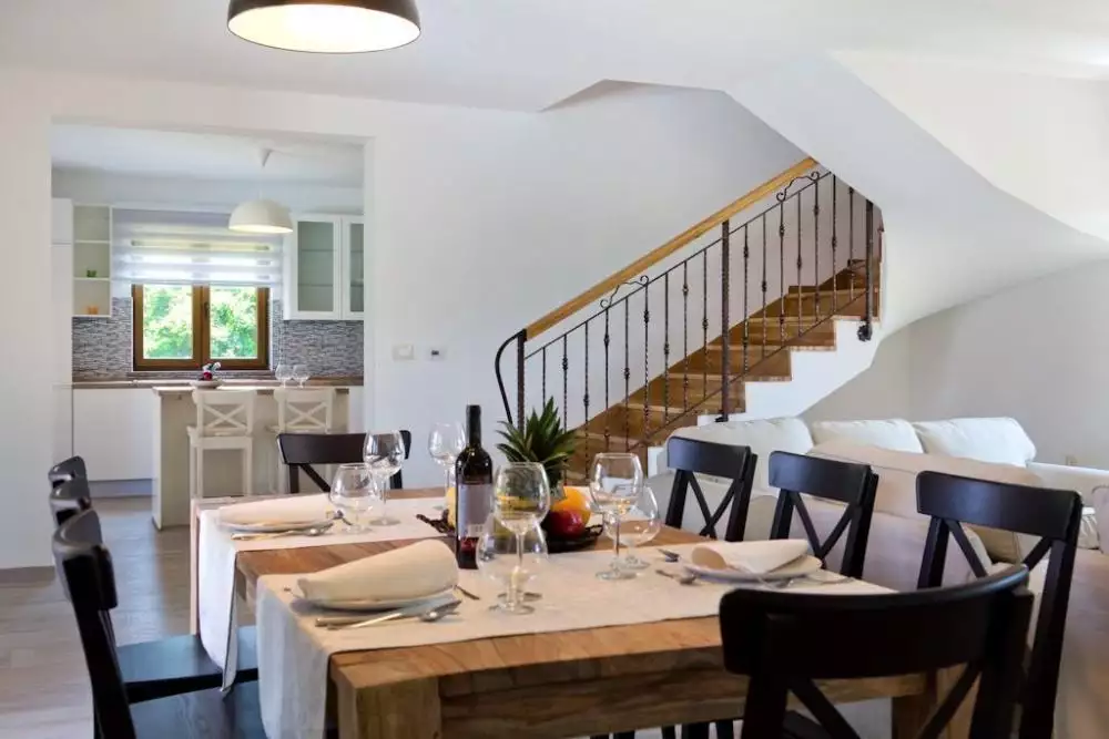 Villa 210m² in Croatia, Labin. Priced at 645000€ rent photo-9