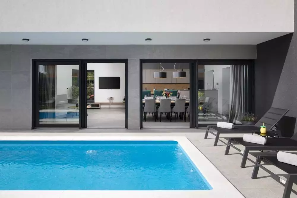 Villa 300m² in Croatia, Medulin. Priced at 1100000€ rent photo-8