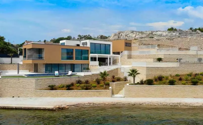 Villa 357m² in Croatia, Zadar. Priced at 2950000€ rent photo-1