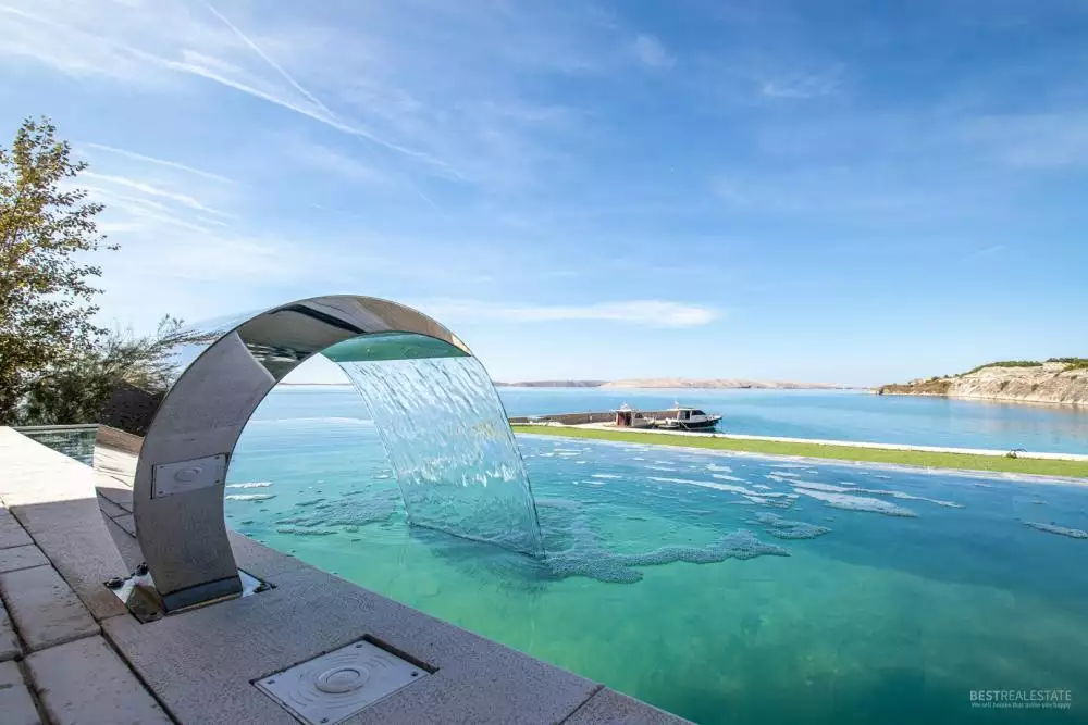 Villa 357m² in Croatia, Zadar. Priced at 2950000€ rent photo-4