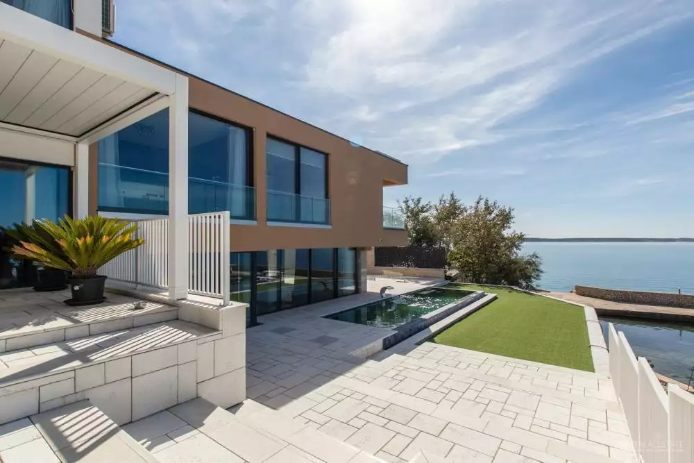 Villa 357m² in Croatia, Zadar. Priced at 2950000€ rent photo-6