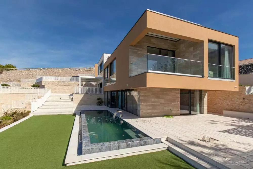 Villa 357m² in Croatia, Zadar. Priced at 2950000€ rent photo-8