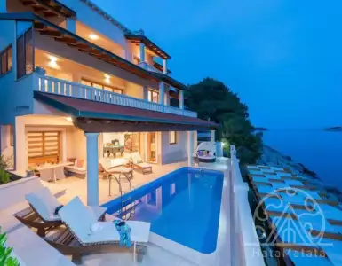 Buy in Croatia for 2250000€