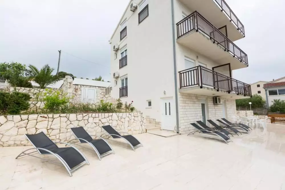 Hotels 327m² in Croatia, Ciovo. Priced at 1500000€ rent photo-3