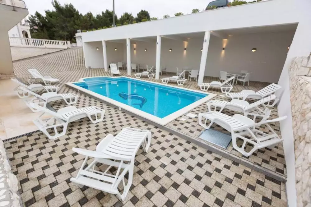 Hotels 327m² in Croatia, Ciovo. Priced at 1500000€ rent photo-4