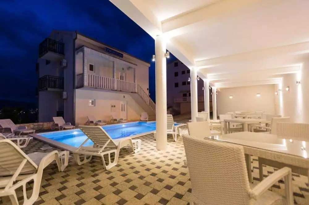 Hotels 327m² in Croatia, Ciovo. Priced at 1500000€ rent photo-10