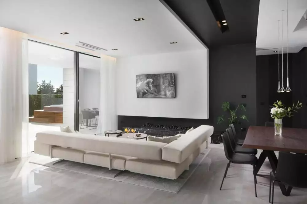 Villa 240m² in Croatia, Starigrad. Priced at 2850000€ rent photo-10