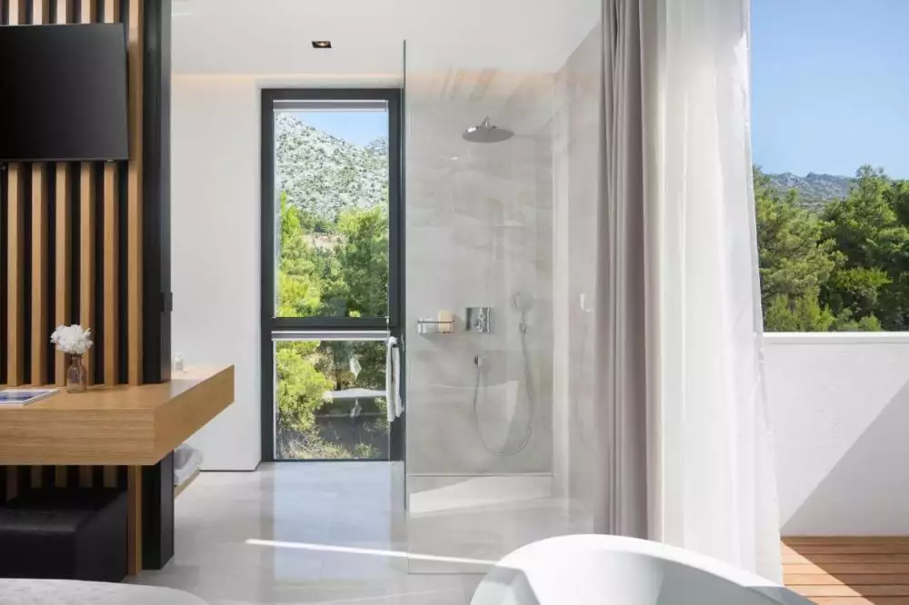 Villa 240m² in Croatia, Starigrad. Priced at 2850000€ rent photo-23