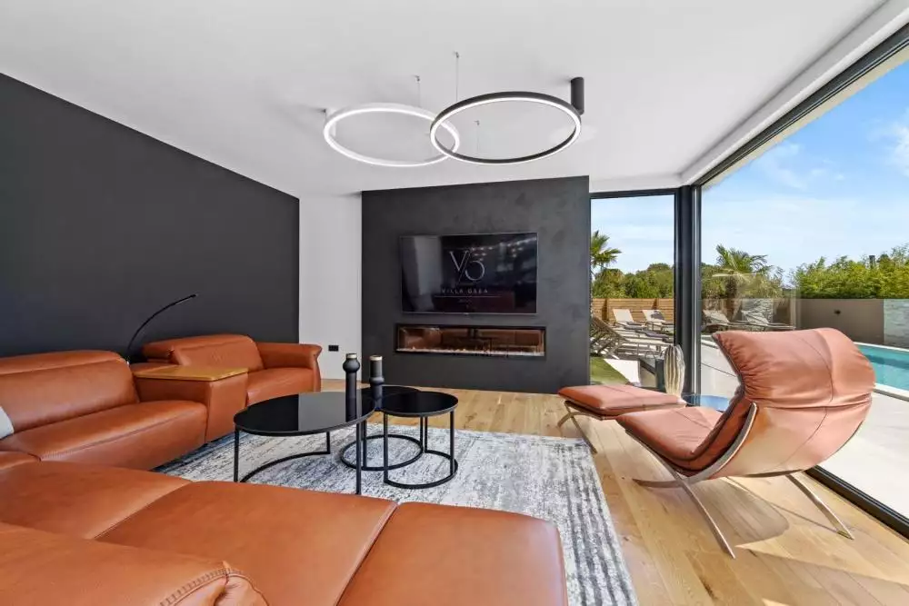 Villa 220m² in Croatia, Medulin. Priced at 1300000€ rent photo-4