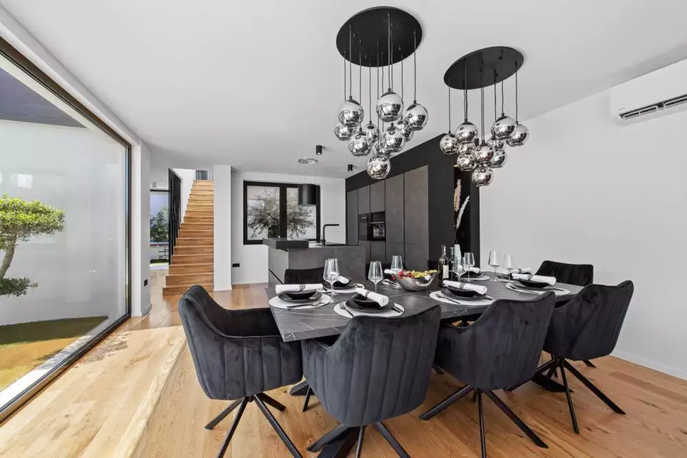Villa 220m² in Croatia, Medulin. Priced at 1300000€ rent photo-7