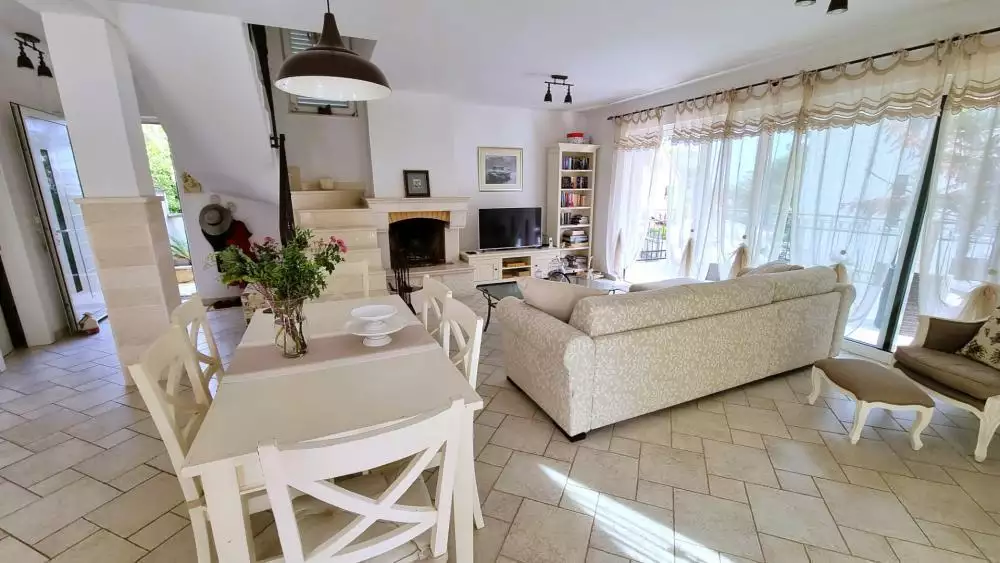 Villa 161m² in Croatia, Jelsa. Priced at 720000€ rent photo-5