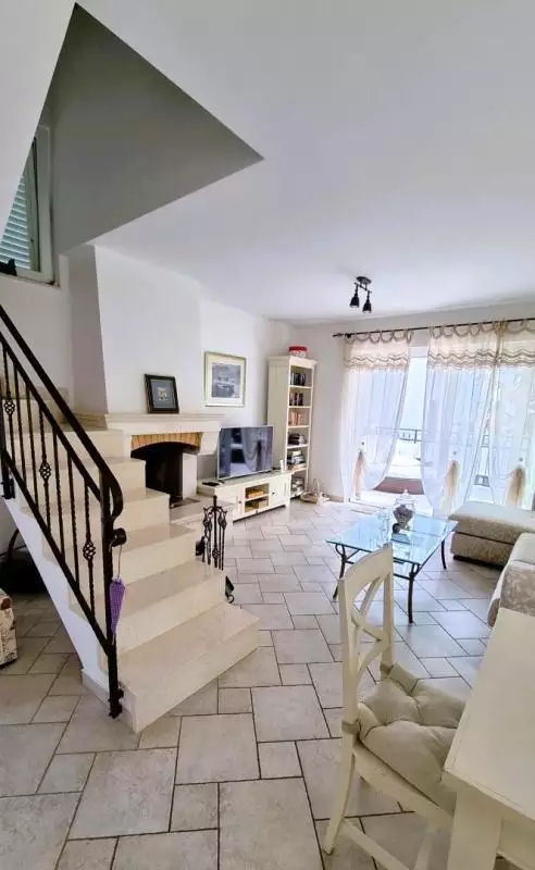 Villa 161m² in Croatia, Jelsa. Priced at 720000€ rent photo-7