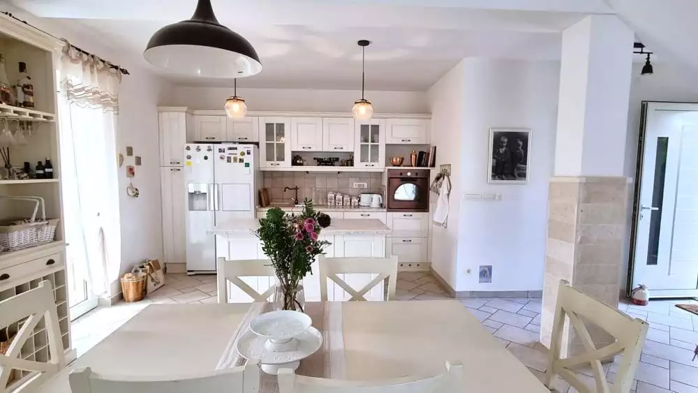 Villa 161m² in Croatia, Jelsa. Priced at 720000€ rent photo-12