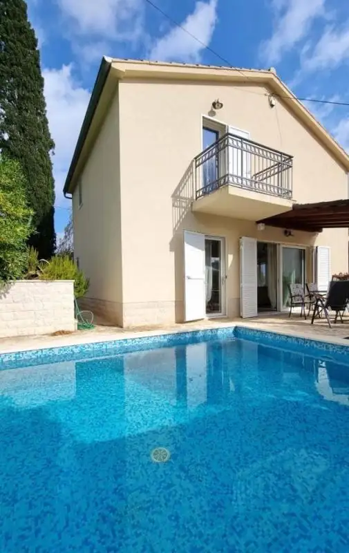 Villa 161m² in Croatia, Jelsa. Priced at 650000€ rent photo-23