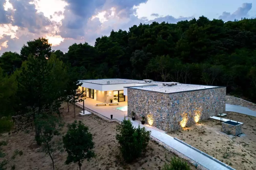 Villa 350m² in Turkey, Trabzon. Priced at 2000000€ rent photo-1