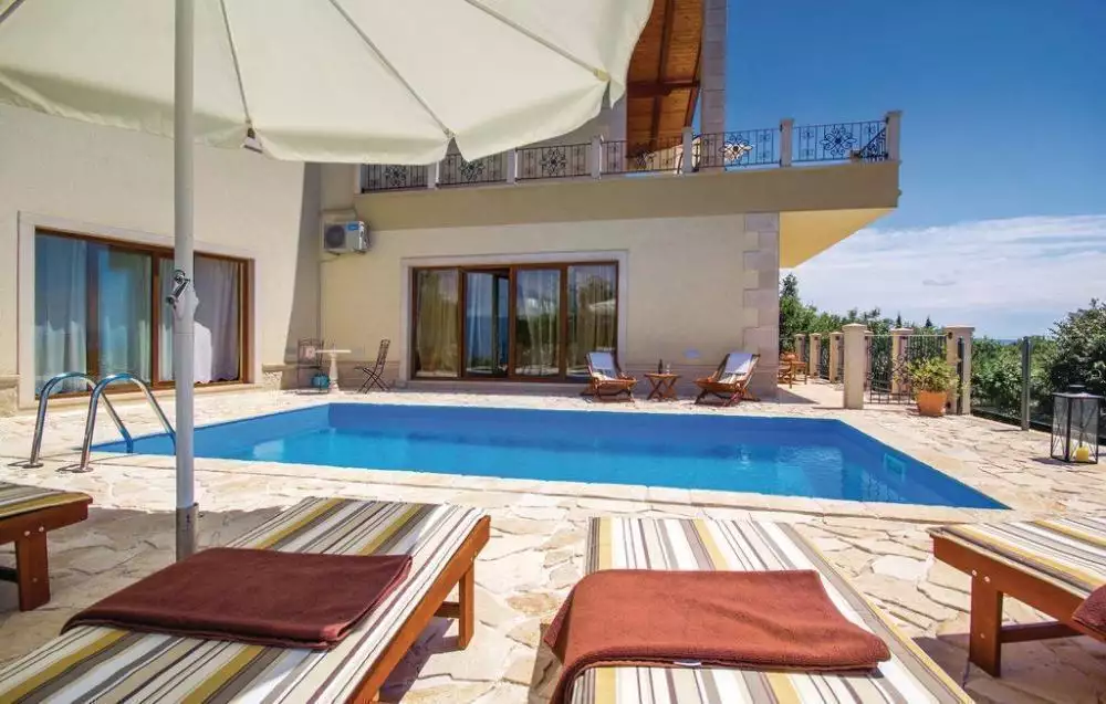 Villa 250m² in Croatia, Kostrena. Priced at 1350000€ rent photo-2