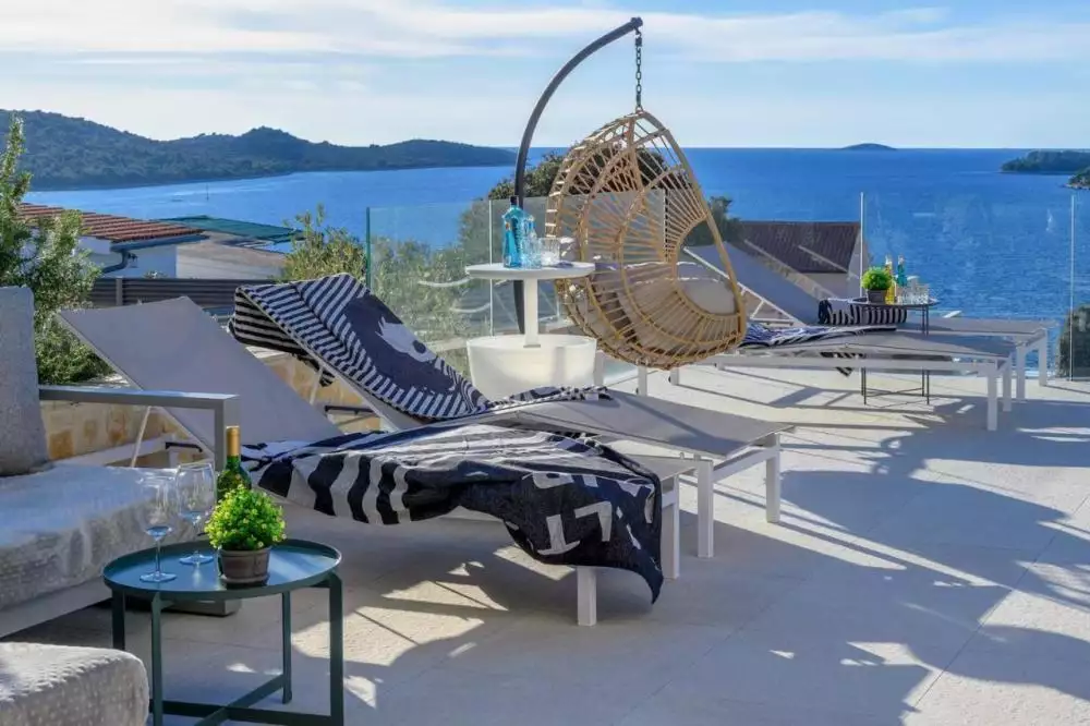 Villa 270m² in Croatia, Rogoznica. Priced at 1550000€ rent photo-2