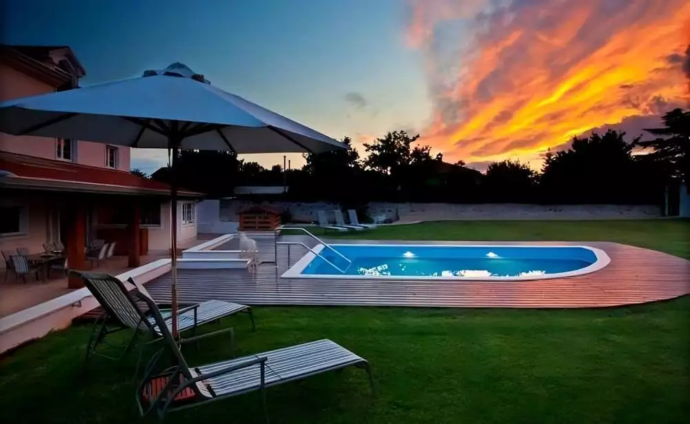 Villa 450m² in Croatia, Rovinj. Priced at 695000€ rent photo-2
